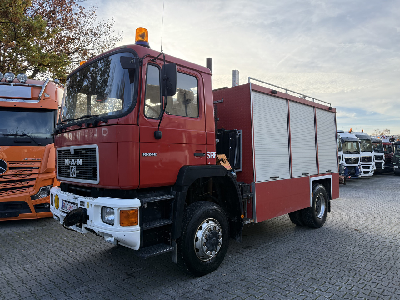 MAN F90 16.242 4X4 / Feuerwehr - Φορτηγό σασί: φωτογραφία 1 MAN F90 16.242 4X4 / Feuerwehr - Φορτηγό σασί: φωτογραφία 1