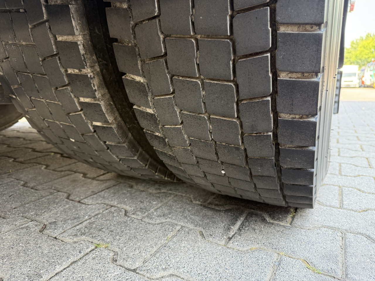MAN TGA 18.350 4X2 BL Ladebordwand 4.000Kg - Φορτηγό μουσαμάς: φωτογραφία 5 MAN TGA 18.350 4X2 BL Ladebordwand 4.000Kg - Φορτηγό μουσαμάς: φωτογραφία 5