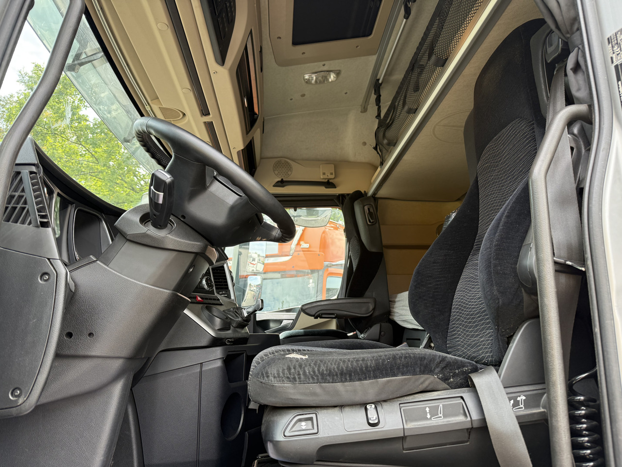 Mercedes-Benz Actros 1842LS Kran HMF 2020 bis 18 Meter - Τράκτορας: φωτογραφία 5 Mercedes-Benz Actros 1842LS Kran HMF 2020 bis 18 Meter - Τράκτορας: φωτογραφία 5