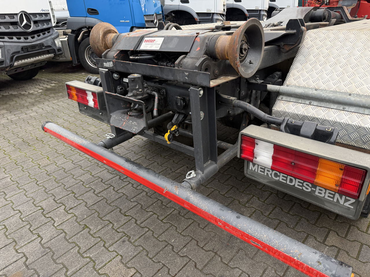 Mercedes-Benz SK 2538 6X4 Haken Kran/ Oldtimer/ Feuerwehr - Φορτηγό με γερανό, Φορτηγό φόρτωσης γάντζου: φωτογραφία 4 Mercedes-Benz SK 2538 6X4 Haken Kran/ Oldtimer/ Feuerwehr - Φορτηγό με γερανό, Φορτηγό φόρτωσης γάντζου: φωτογραφία 4