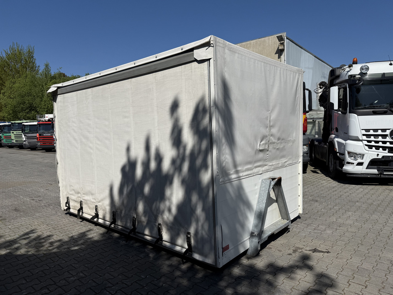 Plane/ Mulde/ Container Ex- Rotes Kreuz - Κοντέινερ τύπου γάντζου: φωτογραφία 4 Plane/ Mulde/ Container Ex- Rotes Kreuz - Κοντέινερ τύπου γάντζου: φωτογραφία 4
