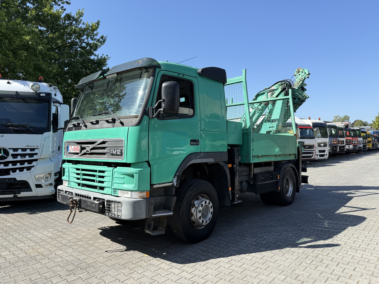 Volvo FM12 420 4X4 Kran MKG 300 bis 24 Meter - Φορτηγό με ανοιχτή καρότσα, Φορτηγό με γερανό: φωτογραφία 1 Volvo FM12 420 4X4 Kran MKG 300 bis 24 Meter - Φορτηγό με ανοιχτή καρότσα, Φορτηγό με γερανό: φωτογραφία 1