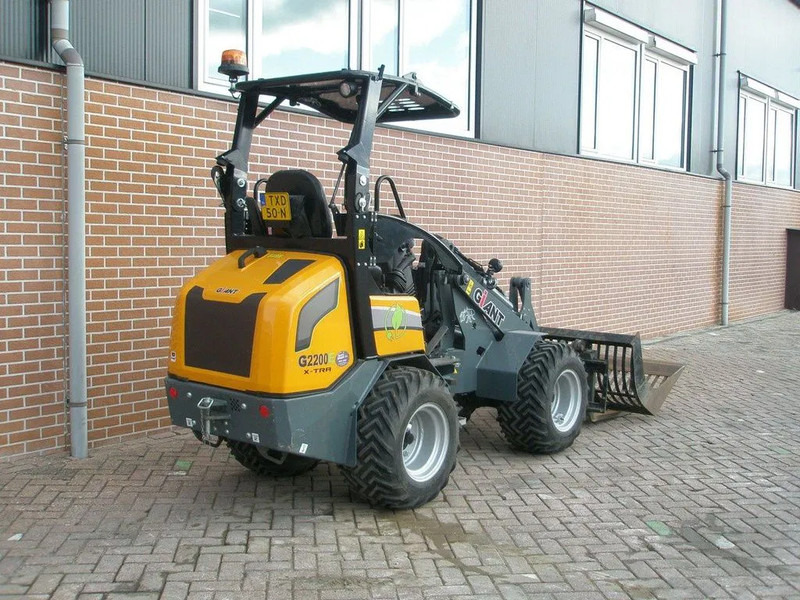 Giant G2200E - Ερπυστριοφόρος μικρός φορτωτής: φωτογραφία 3 Giant G2200E - Ερπυστριοφόρος μικρός φορτωτής: φωτογραφία 3