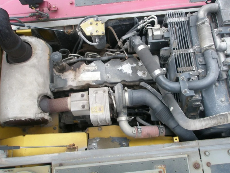 Ερπυστριοφόρος εκσκαφέας Komatsu PC 210LC-8: φωτογραφία 6