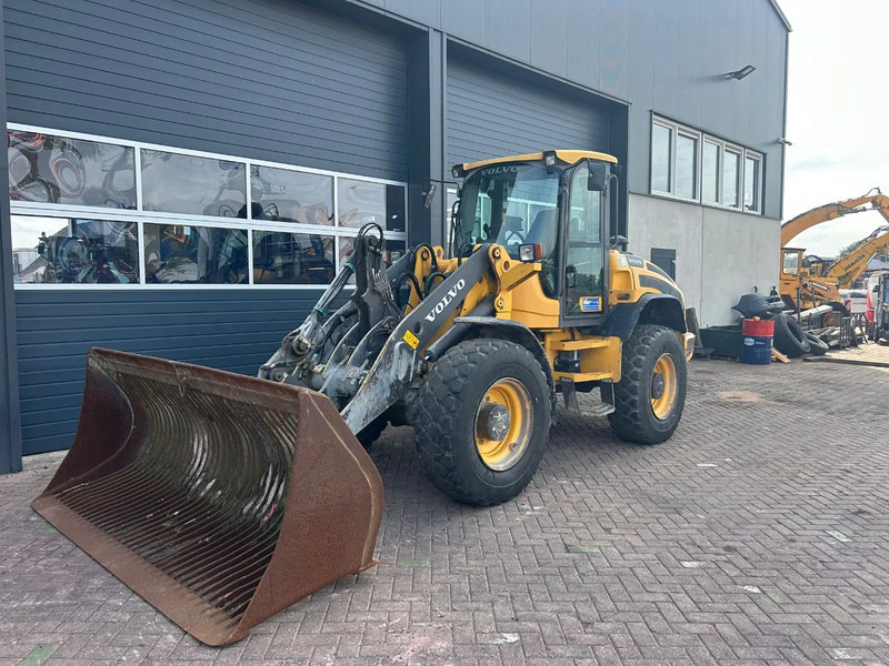 Volvo L45G - Ελαστιχοφόρος φορτωτής: φωτογραφία 1 Volvo L45G - Ελαστιχοφόρος φορτωτής: φωτογραφία 1