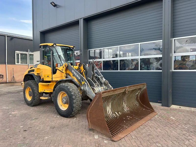 Volvo L45G - Ελαστιχοφόρος φορτωτής: φωτογραφία 3 Volvo L45G - Ελαστιχοφόρος φορτωτής: φωτογραφία 3