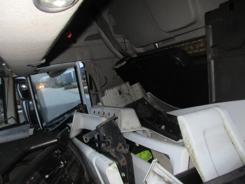 Iveco IVECO HI WAY VOOR ONDERDELEN DONOR MODEL 2018 EURO 6 - Καμπίνα και εσωτερικό για Φορτηγό: φωτογραφία 5 Iveco IVECO HI WAY VOOR ONDERDELEN DONOR MODEL 2018 EURO 6 - Καμπίνα και εσωτερικό για Φορτηγό: φωτογραφία 5