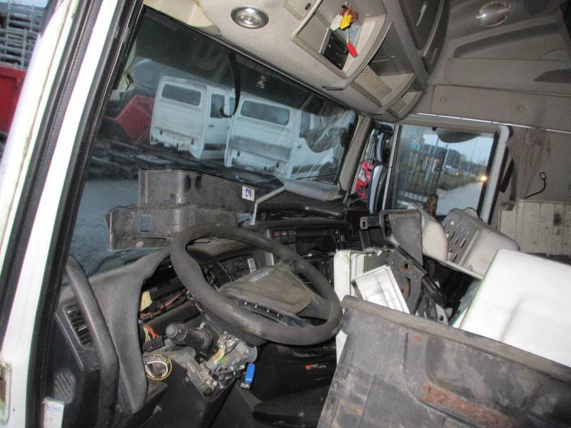 Iveco IVECO HI WAY VOOR ONDERDELEN DONOR MODEL 2018 EURO 6 - Καμπίνα και εσωτερικό για Φορτηγό: φωτογραφία 4 Iveco IVECO HI WAY VOOR ONDERDELEN DONOR MODEL 2018 EURO 6 - Καμπίνα και εσωτερικό για Φορτηγό: φωτογραφία 4