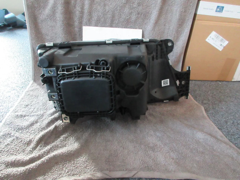 MAN 81.25101-6663 // 81.25101-6687 // 81.25101-6503 LINKS MAN TGX TGS NIEUWE !!! - Προβολέας για Φορτηγό: φωτογραφία 3 MAN 81.25101-6663 // 81.25101-6687 // 81.25101-6503 LINKS MAN TGX TGS NIEUWE !!! - Προβολέας για Φορτηγό: φωτογραφία 3