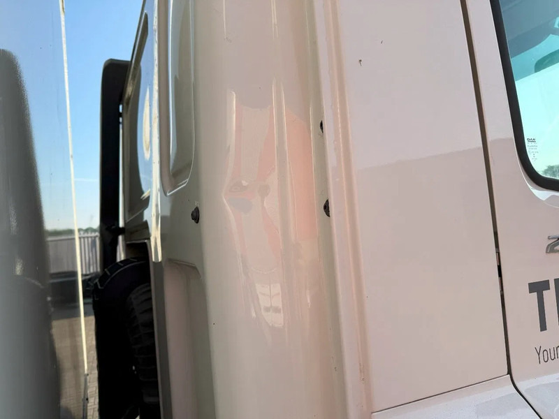 Leasing DAF CF 230 / ENGINE RUNNING / ONLY:286284 KM / ACC / LWDS / PLATFORM 2000 KG / 3SEATS / AUTOMATIC / EURO-6 / 2018 DAF CF 230 / ENGINE RUNNING / ONLY:286284 KM / ACC / LWDS / PLATFORM 2000 KG / 3SEATS / AUTOMATIC / EURO-6 / 2018: φωτογραφία 8