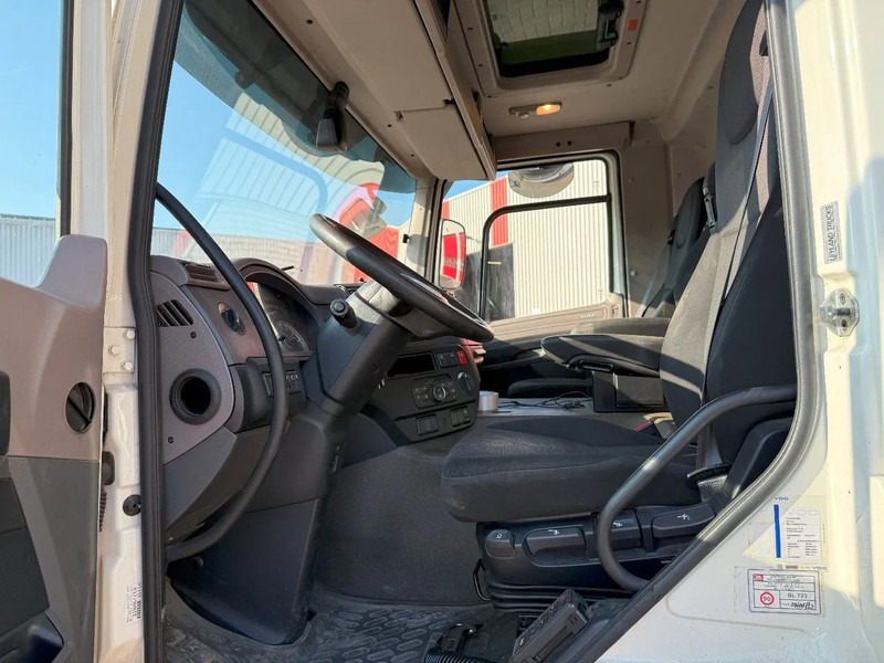 Leasing DAF CF 230 / ENGINE RUNNING / ONLY:286284 KM / ACC / LWDS / PLATFORM 2000 KG / 3SEATS / AUTOMATIC / EURO-6 / 2018 DAF CF 230 / ENGINE RUNNING / ONLY:286284 KM / ACC / LWDS / PLATFORM 2000 KG / 3SEATS / AUTOMATIC / EURO-6 / 2018: φωτογραφία 16