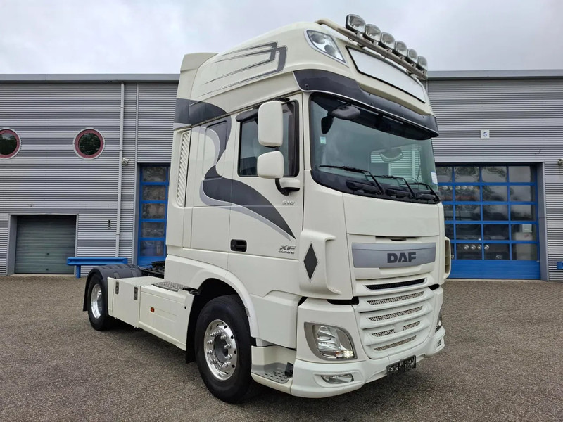 DAF XF106-460 / DEB / TUV:20-01-2026 / 753438 KM / FRIDGE / ACC / LWDS / GEN2 V2 TACHO / ALCOA / AUTOMATIC / EURO-6 / 2017 - Τράκτορας: φωτογραφία 2 DAF XF106-460 / DEB / TUV:20-01-2026 / 753438 KM / FRIDGE / ACC / LWDS / GEN2 V2 TACHO / ALCOA / AUTOMATIC / EURO-6 / 2017 - Τράκτορας: φωτογραφία 2