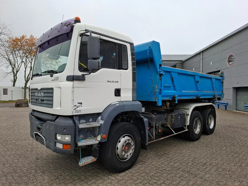 MAN TGA 26.310 / 6X4 / 2XBIG AXLE / 2SIDE TIPPER / ONLY:545423 KM / TUV:06-05-2026 / FULL-STEEL / AIRCO / MANUAL / EURO-4 / 2005 - Φορτηγό ανατρεπόμενο: φωτογραφία 3 MAN TGA 26.310 / 6X4 / 2XBIG AXLE / 2SIDE TIPPER / ONLY:545423 KM / TUV:06-05-2026 / FULL-STEEL / AIRCO / MANUAL / EURO-4 / 2005 - Φορτηγό ανατρεπόμενο: φωτογραφία 3