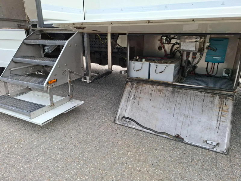 Αυτοκινούμενη καντίνα Mercedes-Benz Actros 1843 / GERMAN FLOWER TRUCK / 162021 KM / ISOLATED BOX / COOL & HEATED / NAVI / PLATFORM 1500 KG / TOP CONDITION / FULL-AI: φωτογραφία 19