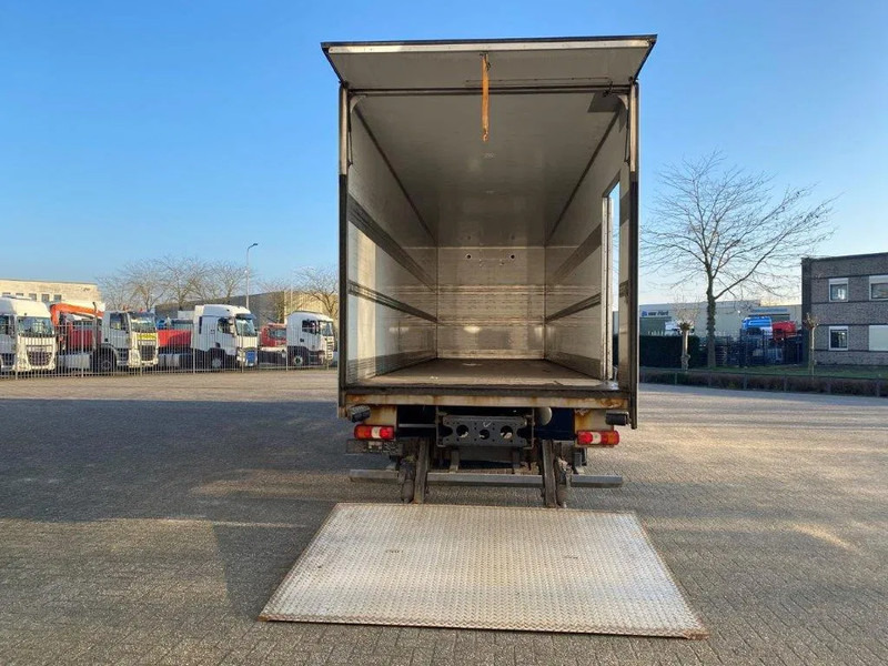 Mercedes-Benz Antos 2533 / LIFT AXLE / HEATED CLOSED BOX / PLATFORM 2000 KG / ONLY:506959 KM / SIDE DOOR / AUTOMATIC / EURO-6 / 2019 - Φορτηγό κόφα: φωτογραφία 5 Mercedes-Benz Antos 2533 / LIFT AXLE / HEATED CLOSED BOX / PLATFORM 2000 KG / ONLY:506959 KM / SIDE DOOR / AUTOMATIC / EURO-6 / 2019 - Φορτηγό κόφα: φωτογραφία 5