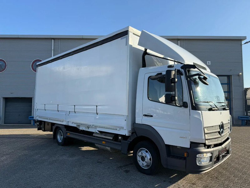 Mercedes-Benz Atego 821L / GERMAN TRUCK / ONLY:21672 KM / PLATFORM 1500KG / SMARTKEYS / CURTAIN SAILS / AIRCO / AUTOMATIC / EURO-6 / 2023 - Φορτηγό κόφα: φωτογραφία 2 Mercedes-Benz Atego 821L / GERMAN TRUCK / ONLY:21672 KM / PLATFORM 1500KG / SMARTKEYS / CURTAIN SAILS / AIRCO / AUTOMATIC / EURO-6 / 2023 - Φορτηγό κόφα: φωτογραφία 2