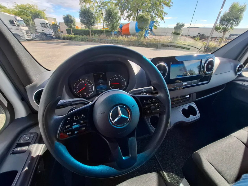 Leasing Mercedes-Benz Sprinter 516 CDI / DOUBLE AIR REAR / CLEAN NL VAN / TUV:19-03-2026 / MBUX / NAVI / KEYLESS START / DAB RADIO / 3SEATS / AUTOMATIC / 2021 Mercedes-Benz Sprinter 516 CDI / DOUBLE AIR REAR / CLEAN NL VAN / TUV:19-03-2026 / MBUX / NAVI / KEYLESS START / DAB RADIO / 3SEATS / AUTOMATIC / 2021: φωτογραφία 15