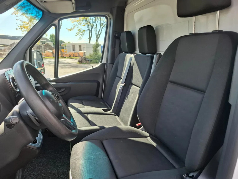 Leasing Mercedes-Benz Sprinter 516 CDI / DOUBLE AIR REAR / CLEAN NL VAN / TUV:19-03-2026 / MBUX / NAVI / KEYLESS START / DAB RADIO / 3SEATS / AUTOMATIC / 2021 Mercedes-Benz Sprinter 516 CDI / DOUBLE AIR REAR / CLEAN NL VAN / TUV:19-03-2026 / MBUX / NAVI / KEYLESS START / DAB RADIO / 3SEATS / AUTOMATIC / 2021: φωτογραφία 14