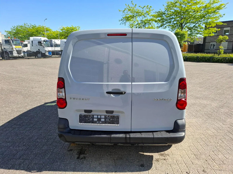 Peugeot Partner 1.6 HDI / TUV:12-01-2026 / AIRCO / CLOSED BOX / MANUAL / EURO-5 b / 2015 - Μικρό βαν: φωτογραφία 4 Peugeot Partner 1.6 HDI / TUV:12-01-2026 / AIRCO / CLOSED BOX / MANUAL / EURO-5 b / 2015 - Μικρό βαν: φωτογραφία 4