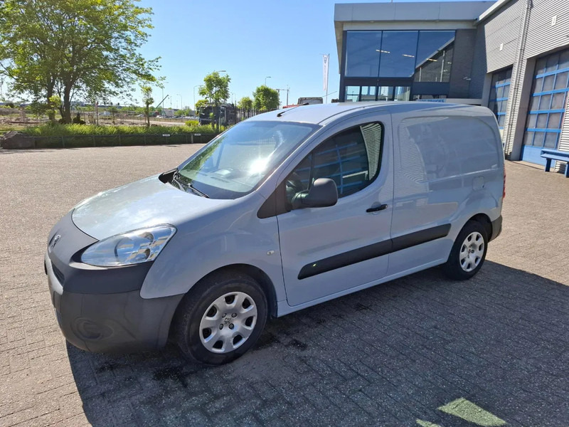 Peugeot Partner 1.6 HDI / TUV:12-01-2026 / AIRCO / CLOSED BOX / MANUAL / EURO-5 b / 2015 - Μικρό βαν: φωτογραφία 1 Peugeot Partner 1.6 HDI / TUV:12-01-2026 / AIRCO / CLOSED BOX / MANUAL / EURO-5 b / 2015 - Μικρό βαν: φωτογραφία 1