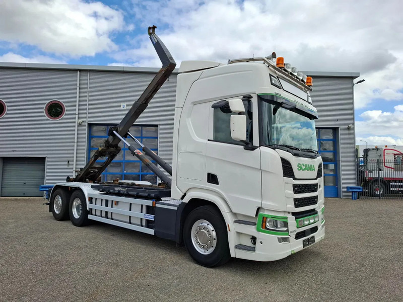Scania NGS R500 / RETARDER / AJK HOOK 22 TON / LIFT+LENKACHSE / TUV:17-06-2026 / NAVI / LWDS / ALCOA / LEATHER / AUTOMATIC / EURO-6 / 2 - Φορτηγό φόρτωσης γάντζου: φωτογραφία 2 Scania NGS R500 / RETARDER / AJK HOOK 22 TON / LIFT+LENKACHSE / TUV:17-06-2026 / NAVI / LWDS / ALCOA / LEATHER / AUTOMATIC / EURO-6 / 2 - Φορτηγό φόρτωσης γάντζου: φωτογραφία 2