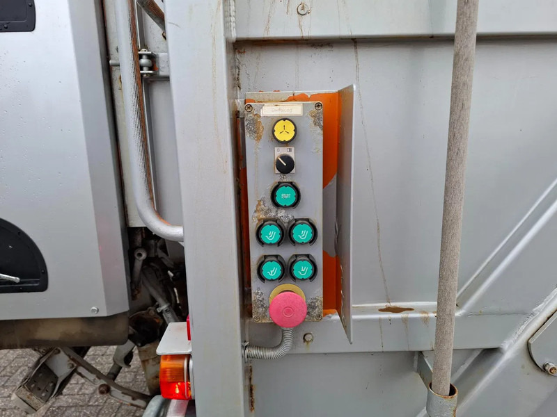 Leasing Scania P360 / RETARDER / ONLY:234640 KM / LENKACHSE / AIRCO / WORKING GARBAGE TRUCK / AUTOMATIC / EURO-5 / 2013 Scania P360 / RETARDER / ONLY:234640 KM / LENKACHSE / AIRCO / WORKING GARBAGE TRUCK / AUTOMATIC / EURO-5 / 2013: φωτογραφία 15 Leasing Scania P360 / RETARDER / ONLY:234640 KM / LENKACHSE / AIRCO / WORKING GARBAGE TRUCK / AUTOMATIC / EURO-5 / 2013 Scania P360 / RETARDER / ONLY:234640 KM / LENKACHSE / AIRCO / WORKING GARBAGE TRUCK / AUTOMATIC / EURO-5 / 2013: φωτογραφία 15