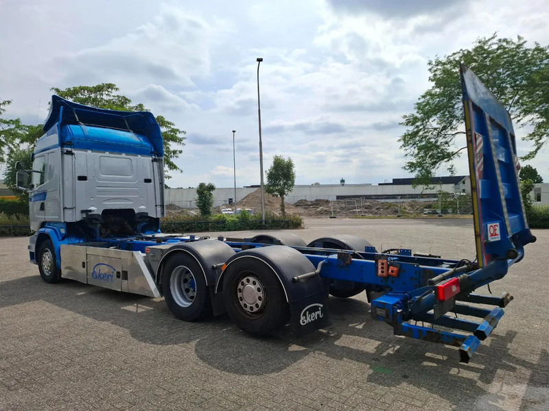 Scania R580 V8 / RETARDER / LIFT+LENKACHSE / FULL-AIR / PLATFORM 2000 KG / LEATHER / AIRCO / AUTOMATIC / EURO-6 / 2015 - Φορτηγό σασί: φωτογραφία 3 Scania R580 V8 / RETARDER / LIFT+LENKACHSE / FULL-AIR / PLATFORM 2000 KG / LEATHER / AIRCO / AUTOMATIC / EURO-6 / 2015 - Φορτηγό σασί: φωτογραφία 3