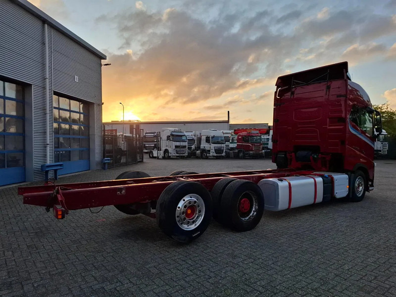 Volvo FH16-750 / BIG AXLE / VEB+ / ONLY:679711 KM / DYNAMIC STEERING / NAVI / LWDS / FULL-AIR / AUTOMATIC / EURO-6 / 2018 - Φορτηγό σασί: φωτογραφία 5 Volvo FH16-750 / BIG AXLE / VEB+ / ONLY:679711 KM / DYNAMIC STEERING / NAVI / LWDS / FULL-AIR / AUTOMATIC / EURO-6 / 2018 - Φορτηγό σασί: φωτογραφία 5