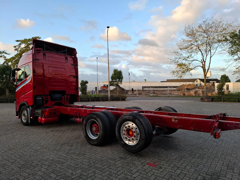 Volvo FH16-750 / BIG AXLE / VEB+ / ONLY:679711 KM / DYNAMIC STEERING / NAVI / LWDS / FULL-AIR / AUTOMATIC / EURO-6 / 2018 - Φορτηγό σασί: φωτογραφία 3 Volvo FH16-750 / BIG AXLE / VEB+ / ONLY:679711 KM / DYNAMIC STEERING / NAVI / LWDS / FULL-AIR / AUTOMATIC / EURO-6 / 2018 - Φορτηγό σασί: φωτογραφία 3