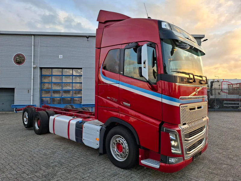 Volvo FH16-750 / BIG AXLE / VEB+ / ONLY:679711 KM / TECHNICAL 70TON / 9TON FRONT AXLE / INLINER / FULL-AIR / AUTOMATIC / EURO-6 / 2018 - Φορτηγό σασί: φωτογραφία 2 Volvo FH16-750 / BIG AXLE / VEB+ / ONLY:679711 KM / TECHNICAL 70TON / 9TON FRONT AXLE / INLINER / FULL-AIR / AUTOMATIC / EURO-6 / 2018 - Φορτηγό σασί: φωτογραφία 2
