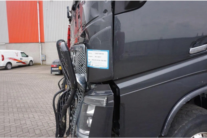 Φορτηγό ξυλείας, Φορτηγό με γερανό Volvo FH16-750 / ENGINE RUNNING / 6x4 / RETARDER / BIG AXLE / VEB+ / PALFINGER FD250 / EURO-6 / 2016: φωτογραφία 11 Φορτηγό ξυλείας, Φορτηγό με γερανό Volvo FH16-750 / ENGINE RUNNING / 6x4 / RETARDER / BIG AXLE / VEB+ / PALFINGER FD250 / EURO-6 / 2016: φωτογραφία 11