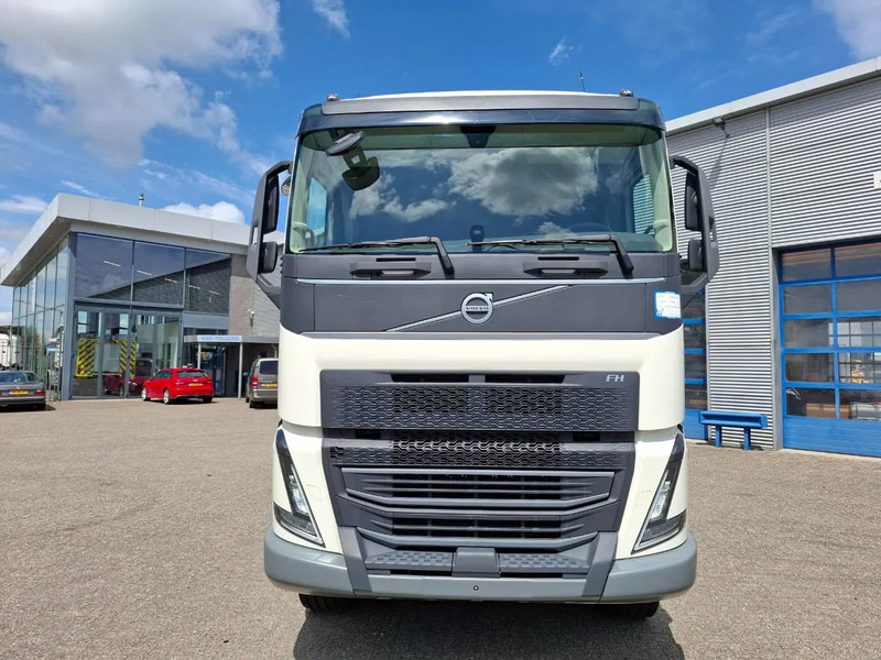Volvo FH5-500 / 6X4 / RETARDER / HYDRAULICS / ONLY:46190 KM / BIG AXLE / 52 TON / VEB+ / ACC / LWDS / TOP CONDITION / AUTOMATIC / EURO - Τράκτορας: φωτογραφία 5 Volvo FH5-500 / 6X4 / RETARDER / HYDRAULICS / ONLY:46190 KM / BIG AXLE / 52 TON / VEB+ / ACC / LWDS / TOP CONDITION / AUTOMATIC / EURO - Τράκτορας: φωτογραφία 5