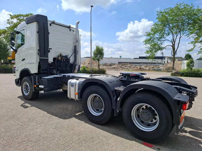 Volvo FH5-500 / 6X4 / RETARDER / HYDRAULICS / ONLY:46190 KM / BIG AXLE / 52 TON / VEB+ / ACC / LWDS / TOP CONDITION / AUTOMATIC / EURO - Τράκτορας: φωτογραφία 3 Volvo FH5-500 / 6X4 / RETARDER / HYDRAULICS / ONLY:46190 KM / BIG AXLE / 52 TON / VEB+ / ACC / LWDS / TOP CONDITION / AUTOMATIC / EURO - Τράκτορας: φωτογραφία 3