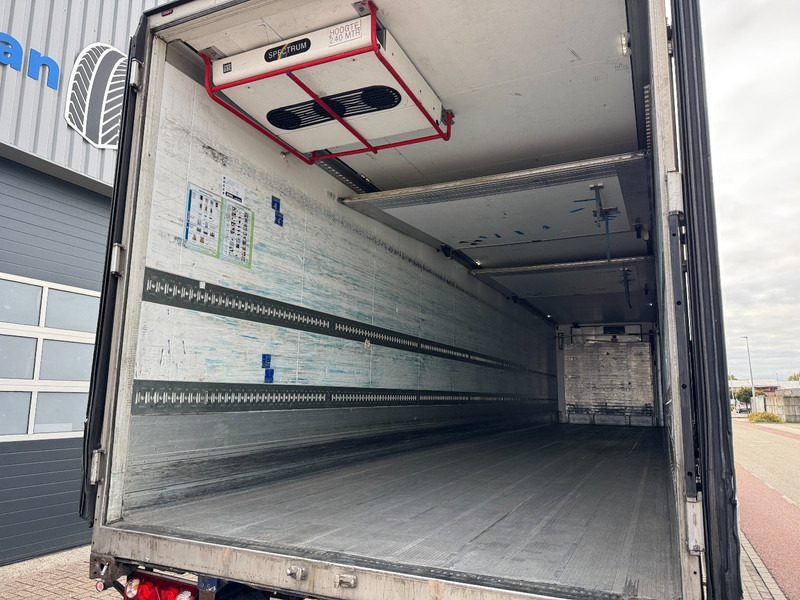 Επικαθήμενο ψυγείο Schmitz Cargobull SCB*S3B Lift- & Steeraxle, Thermo-King SMX, Taillift 2.0 Ton: φωτογραφία 16 Επικαθήμενο ψυγείο Schmitz Cargobull SCB*S3B Lift- & Steeraxle, Thermo-King SMX, Taillift 2.0 Ton: φωτογραφία 16