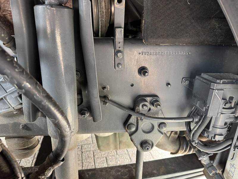 Φορτηγό με γερανό Volvo FH 6x2 HMF 2820 K5, NCH Cable system Like New !: φωτογραφία 9 Φορτηγό με γερανό Volvo FH 6x2 HMF 2820 K5, NCH Cable system Like New !: φωτογραφία 9