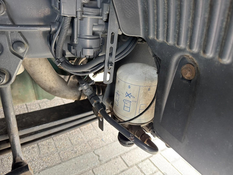 Φορτηγό με γερανό Volvo FH 6x2 HMF 2820 K5, NCH Cable system Like New !: φωτογραφία 10 Φορτηγό με γερανό Volvo FH 6x2 HMF 2820 K5, NCH Cable system Like New !: φωτογραφία 10