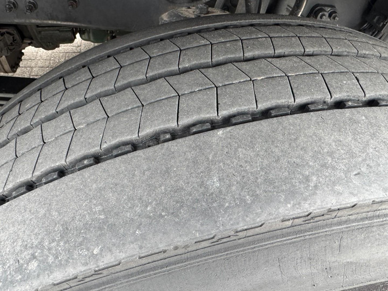 Φορτηγό με γερανό Volvo FH 6x2 HMF 2820 K5, NCH Cable system Like New !: φωτογραφία 7 Φορτηγό με γερανό Volvo FH 6x2 HMF 2820 K5, NCH Cable system Like New !: φωτογραφία 7