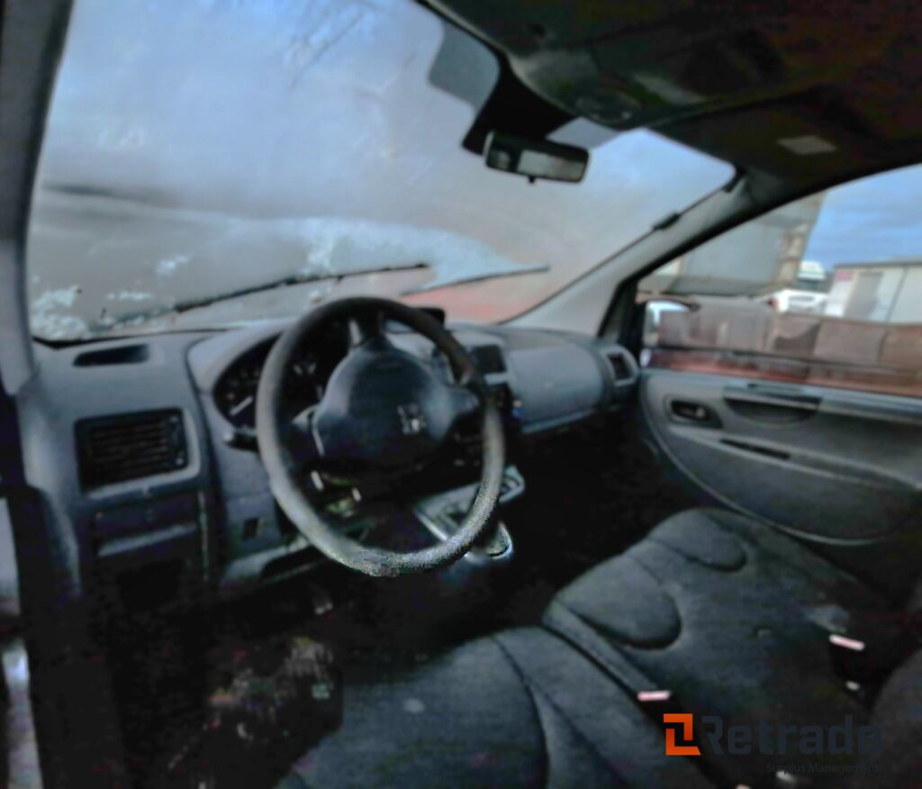 En pen Peugeot Expert 2009-modell - Αυτοκίνητο: φωτογραφία 5 En pen Peugeot Expert 2009-modell - Αυτοκίνητο: φωτογραφία 5