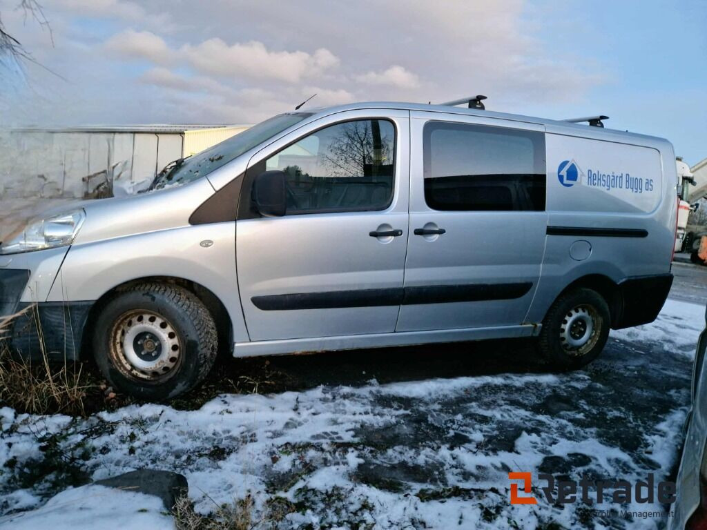 En pen Peugeot Expert 2009-modell - Αυτοκίνητο: φωτογραφία 1 En pen Peugeot Expert 2009-modell - Αυτοκίνητο: φωτογραφία 1