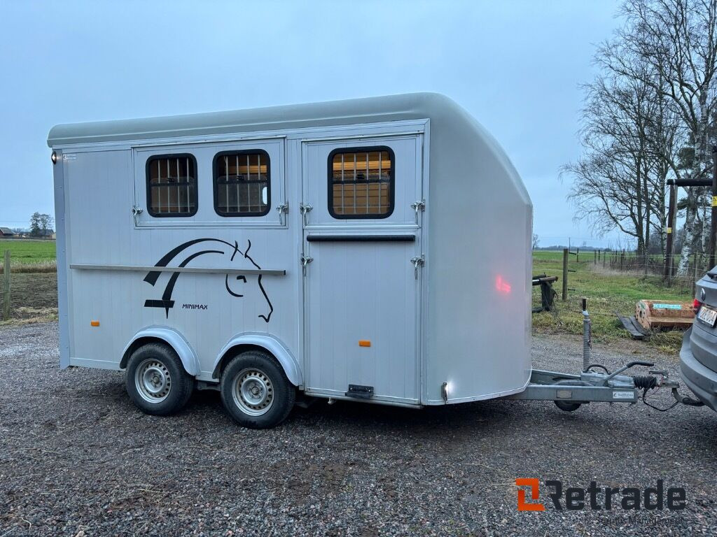 Hästtransport 3 hästars med Fronturlastning , combi ramp, stor sadelkammare - Τρέιλερ μεταφοράς αλόγων: φωτογραφία 1 Hästtransport 3 hästars med Fronturlastning , combi ramp, stor sadelkammare - Τρέιλερ μεταφοράς αλόγων: φωτογραφία 1