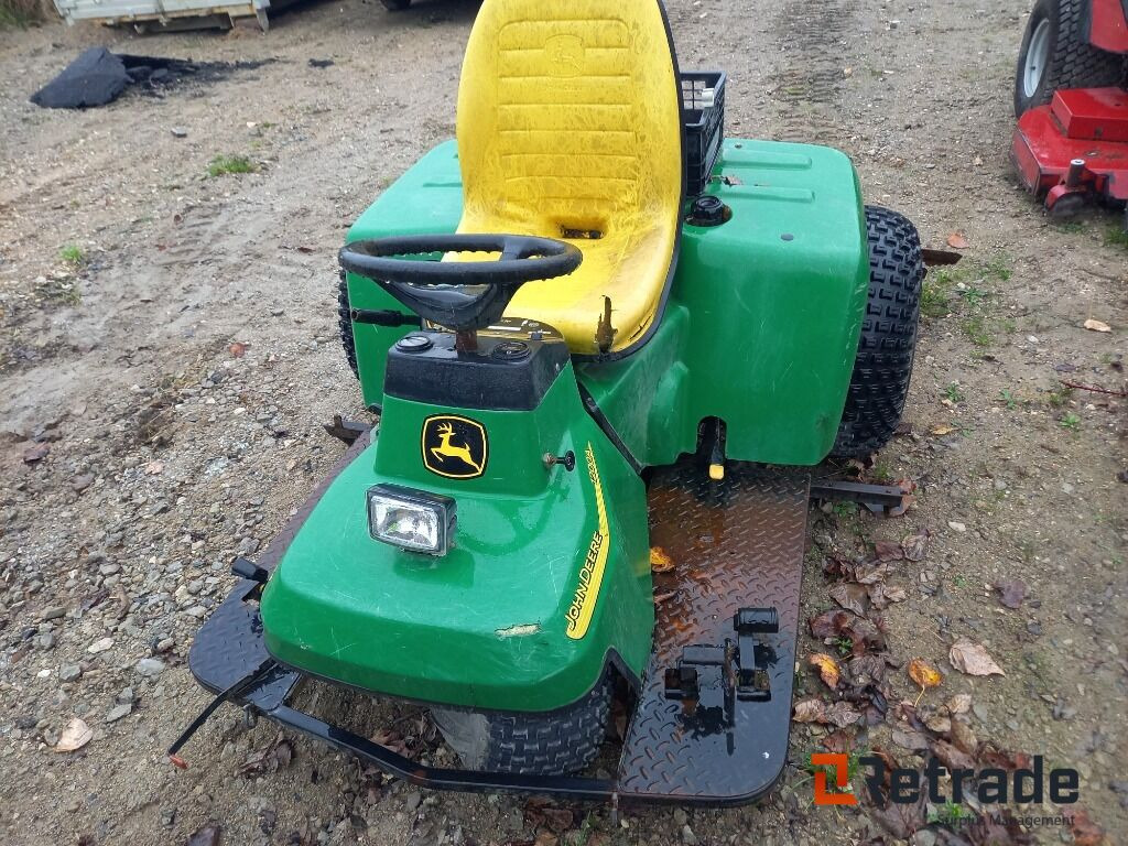 John Deere Redskabsbærer - Μηχανήματα κήπου: φωτογραφία 2 John Deere Redskabsbærer - Μηχανήματα κήπου: φωτογραφία 2