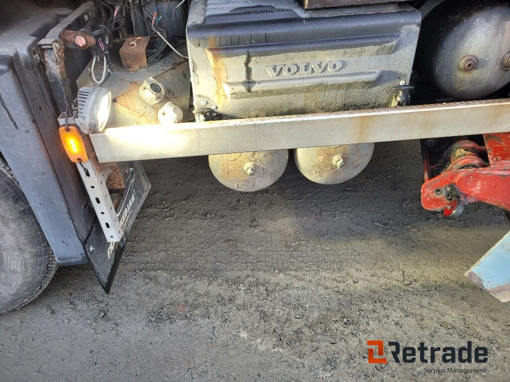 Φορτηγό φόρτωσης γάντζου, Φορτηγό με γερανό Lastväxlare plogutrustad med underbett Volvo FM 12 , Full parabel: φωτογραφία 17 Φορτηγό φόρτωσης γάντζου, Φορτηγό με γερανό Lastväxlare plogutrustad med underbett Volvo FM 12 , Full parabel: φωτογραφία 17