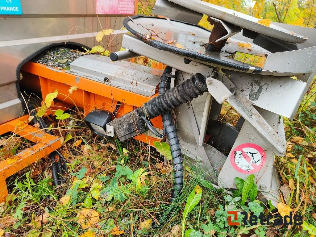 Sand/salt spreder Acometis 3200 - Εξοπλισμού κατασκευών: φωτογραφία 5 Sand/salt spreder Acometis 3200 - Εξοπλισμού κατασκευών: φωτογραφία 5