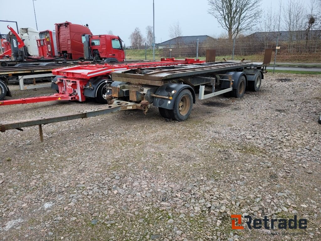 Släpvagn BRIAB axligt lastväxlarsläp med tipp , 30-tons parabelfjädring - Ρυμούλκα γάντζος/ Αλυσιδάκι: φωτογραφία 1 Släpvagn BRIAB axligt lastväxlarsläp med tipp , 30-tons parabelfjädring - Ρυμούλκα γάντζος/ Αλυσιδάκι: φωτογραφία 1