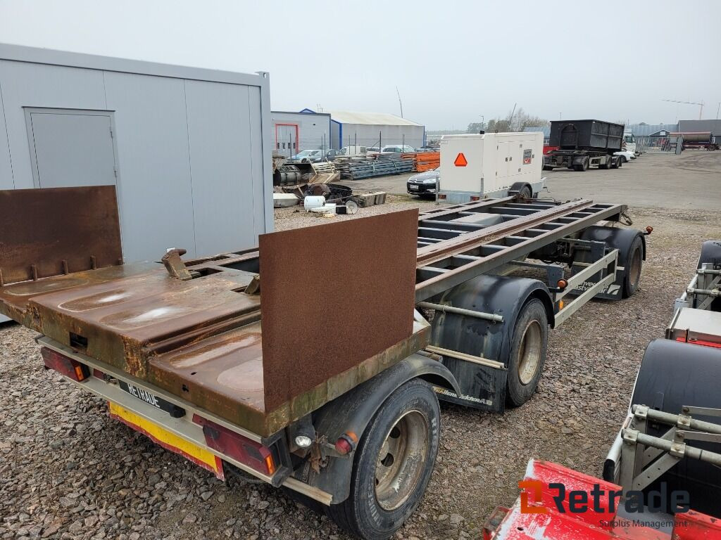 Släpvagn BRIAB axligt lastväxlarsläp med tipp , 30-tons parabelfjädring - Ρυμούλκα γάντζος/ Αλυσιδάκι: φωτογραφία 3 Släpvagn BRIAB axligt lastväxlarsläp med tipp , 30-tons parabelfjädring - Ρυμούλκα γάντζος/ Αλυσιδάκι: φωτογραφία 3