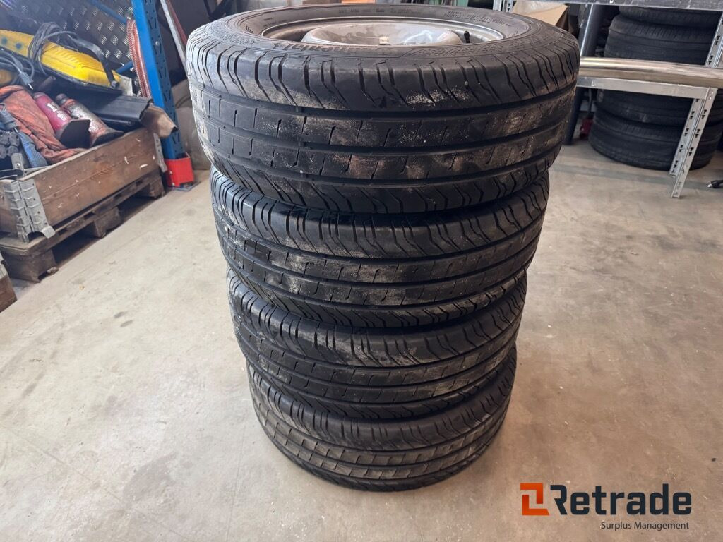 Sommardäck Continental 235/65R16C på fälg MB Sprinter - Εξοπλισμού κατασκευών: φωτογραφία 3 Sommardäck Continental 235/65R16C på fälg MB Sprinter - Εξοπλισμού κατασκευών: φωτογραφία 3