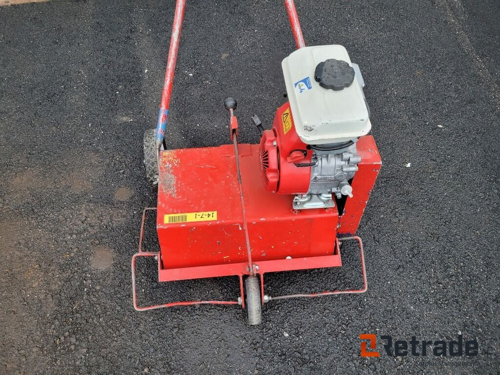 Vertikalskärare gräsmatteluftare Honda - Γεωργικά μηχανήματα: φωτογραφία 4 Vertikalskärare gräsmatteluftare Honda - Γεωργικά μηχανήματα: φωτογραφία 4