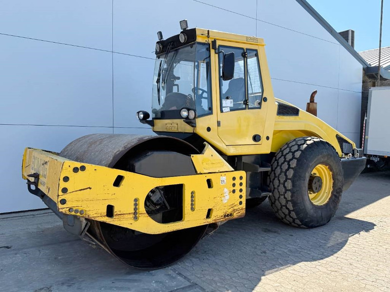 Bomag BW213DH-4 - EVIB/BVC / German Machine / Airco - Οδοστρωτήρας: φωτογραφία 2 Bomag BW213DH-4 - EVIB/BVC / German Machine / Airco - Οδοστρωτήρας: φωτογραφία 2