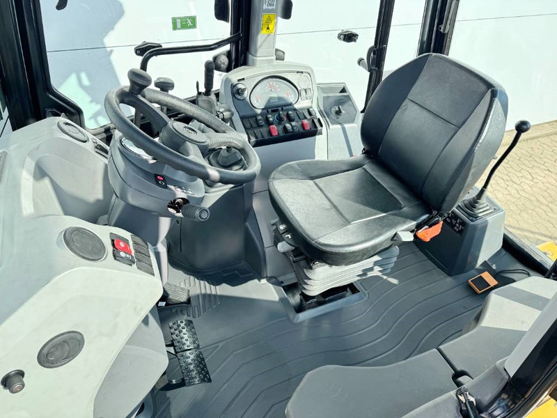 Cat 424 4WD - Hammer Lines / Airco / Side Shift - Φορτωτής εκσκαφέας: φωτογραφία 5 Cat 424 4WD - Hammer Lines / Airco / Side Shift - Φορτωτής εκσκαφέας: φωτογραφία 5