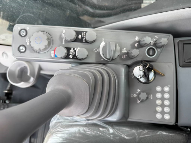 Ερπυστριοφόρος εκσκαφέας Hitachi ZX370-LCH - Hammer Lines / Isuzu Engine: φωτογραφία 10 Ερπυστριοφόρος εκσκαφέας Hitachi ZX370-LCH - Hammer Lines / Isuzu Engine: φωτογραφία 10